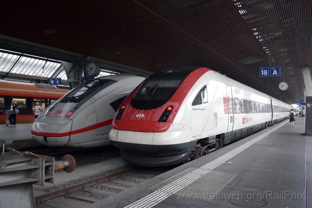 9944-0042-170825.jpg - DBAG ICE 812.039 + SBB-CFF ICN RABe 500.002 "Annemarie Schwarzenbach" / Zürich HB 17.8.2025
