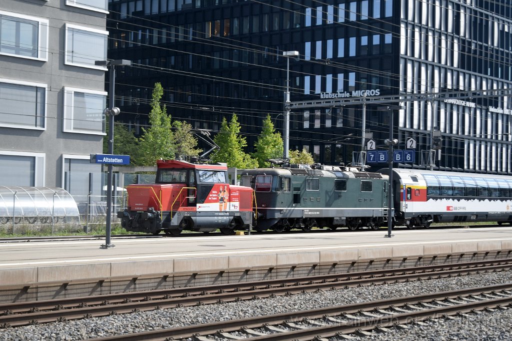 9973-0031-250825.jpg - SBB-CFF Ee 922.003-9 "Login" + Re 4/4" 11161 / Zürich-Altstetten 25.8.2025