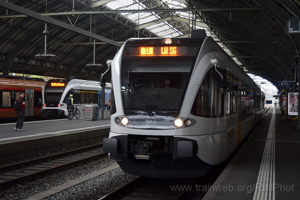 10014-0004-110925.jpg - Thurbo RABe 526.797-6 + RABe 526.793-5 / St.Gallen HB 11.9.2025