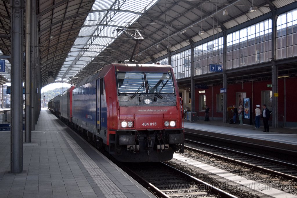 10030-0040-180925.jpg - SBB-CFF Re 484.015-3 + Re 484.004 "Wartung mit Durchblick" / Olten 18.9.2025