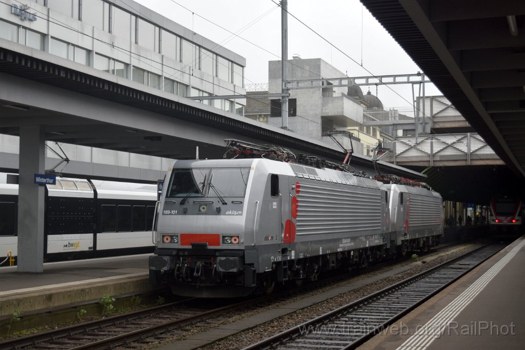 10038-0050-220925.jpg - Akiem ES 64 F4-082 + ES 64 F4-101 / Winterthur 22.9.2025
