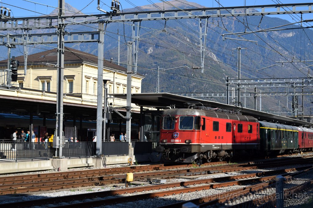 10070-0033-111025.jpg - SBB-CFF Re 6/6 11666 "Stein am Rhein" / Bellinzona 11.10.2025