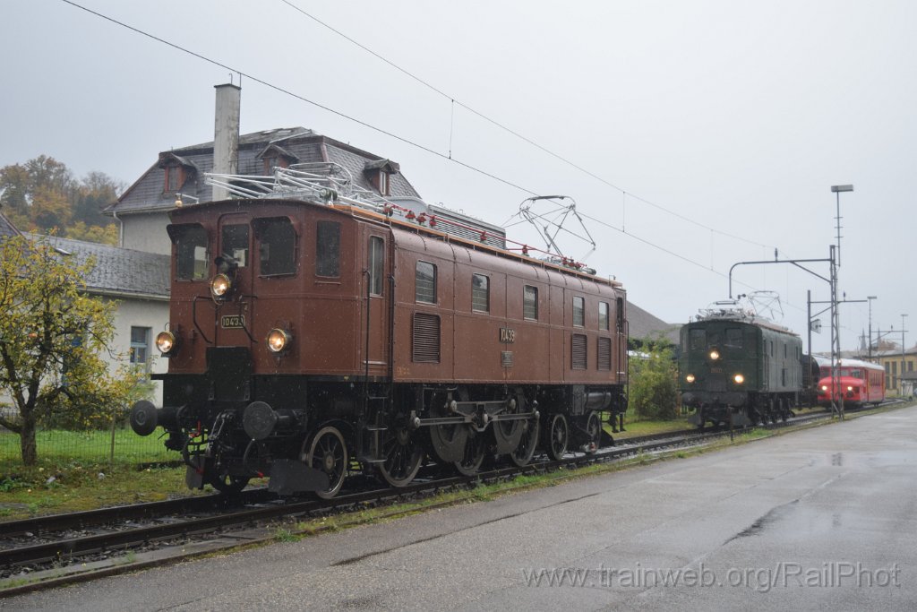 10092-0020-251025.jpg - SBB-CFF Ae 3/6" 10439 + Ae 3/5 10217 + RAe 2/4 1001 / Olten 25.10.2025