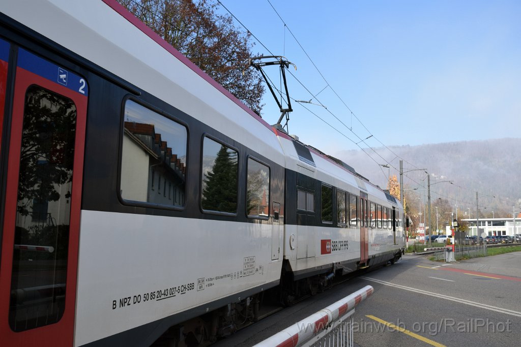 10113-0016-081125.jpg - SBB-CFF RBDe 560.250-3 / Thalbrücke 8.11.2025