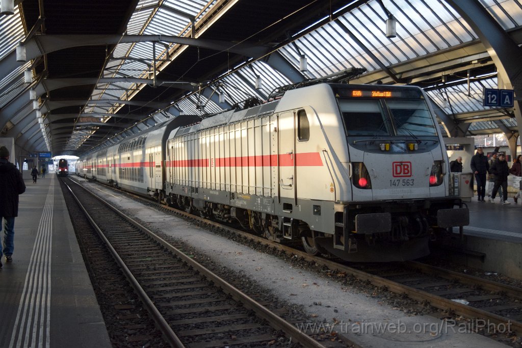 10115-0020-081125.jpg - DBAG 147.563 + SBB-CFF RABe 512.036 / Zürich HB 8.11.2025