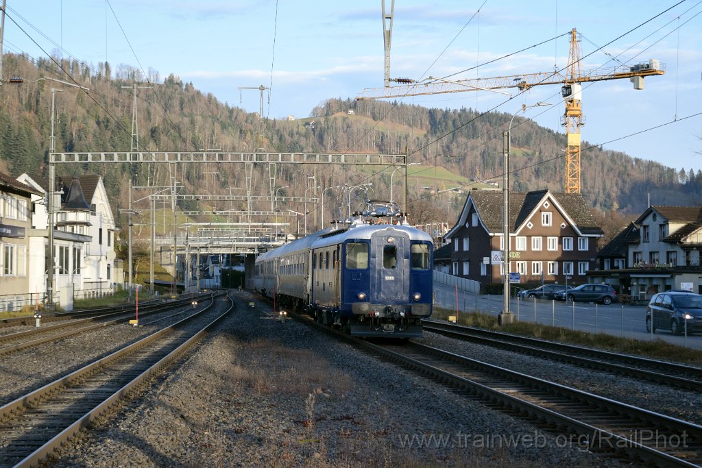 10122-0044-151125.jpg - CLRA Re 4/4' 10009 / Wattwil 15.11.2025