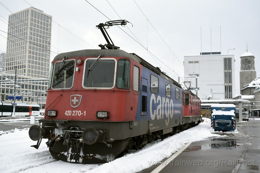10123-0047-221125.jpg - SBB-CFF Re 420.270-1 + Re 4/4" 11336 / St.Gallen HB 22.11.2025