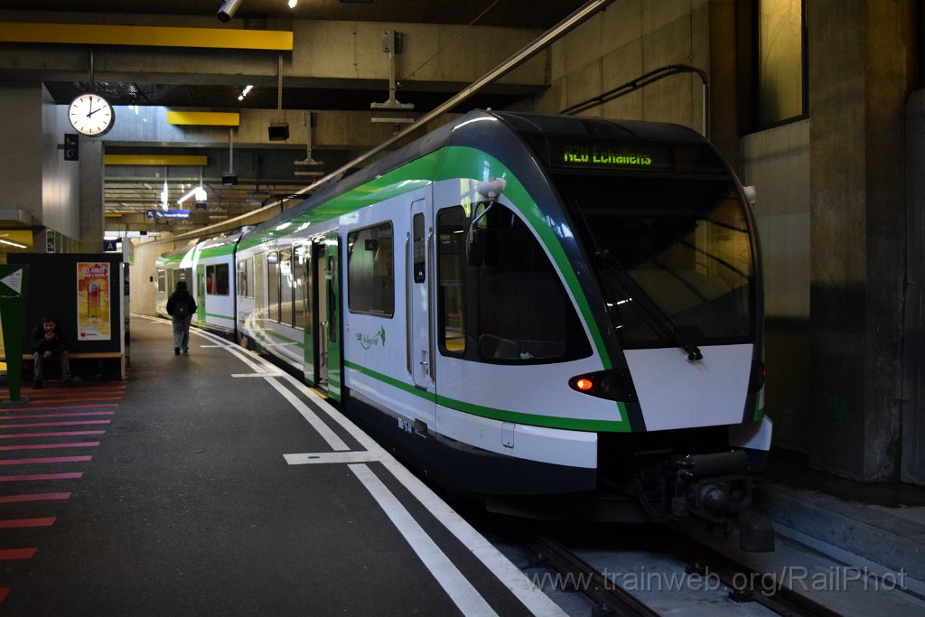 10125-0028-271125.jpg - LEB RBe 4/8 44 / Lausanne-Flon 27.11.2025