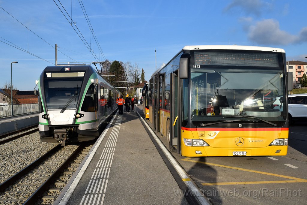 10126-0017-271125.jpg - LEB RBe 4/8 48 + PTT Citaro 4642 / Bercher 27.11.2025