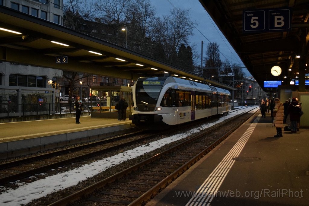 10127-0006-281125.jpg - Thurbo RABe 526.727-3 "Napol on III" / St.Gallen HB 28.11.2025