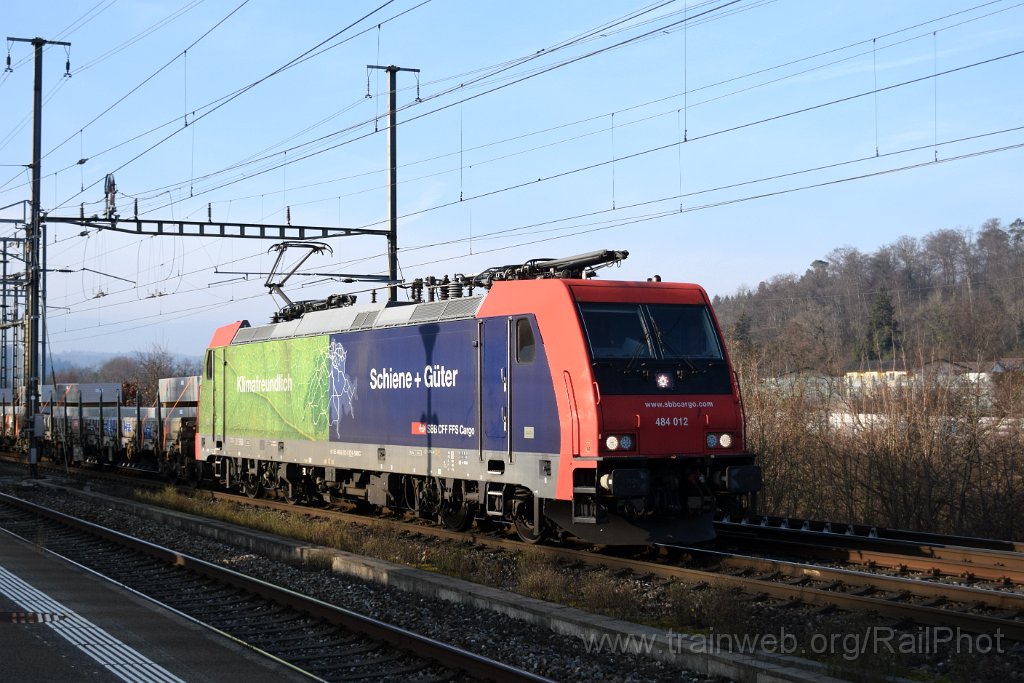 10127-0027-021225.jpg - SBB-CFF Re 484.012-0 "Klimafreundlich" / Killwangen-Spreitenbach 2.12.2025