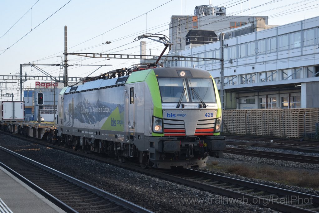 10129-0041-021225.jpg - BLS Re 475.428-9 / Killwangen-Spreitenbach 2.12.2025