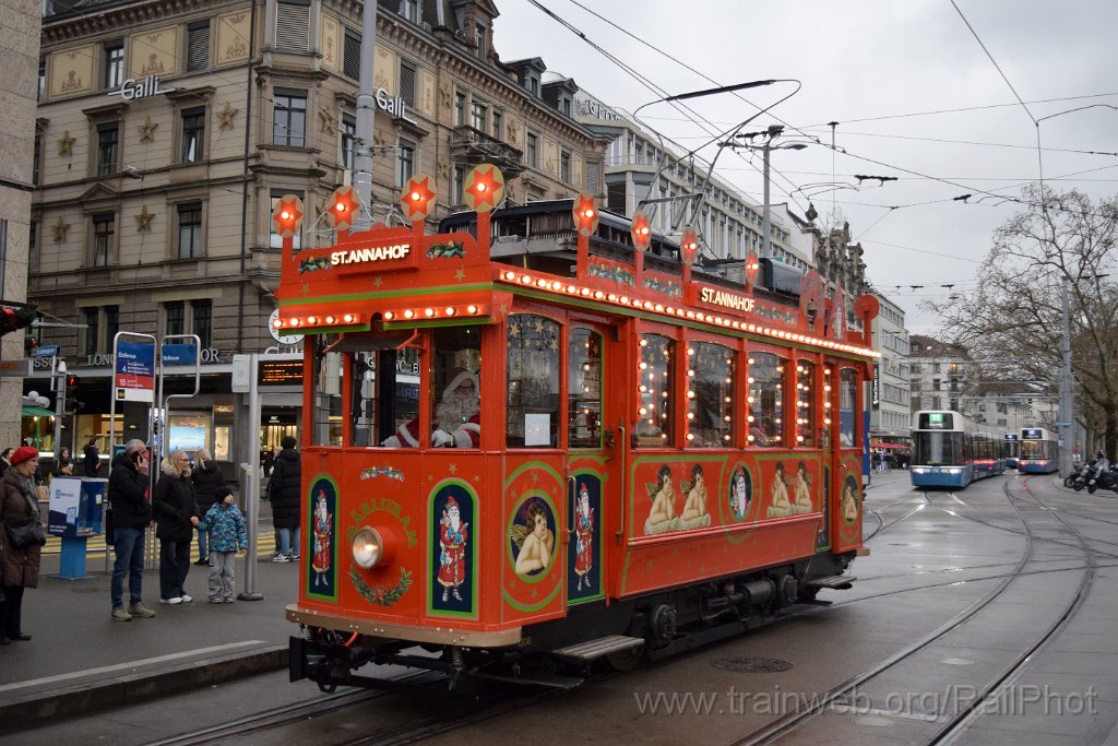 10133-0026-051225.jpg - VBZ Ce 2/2 1208 "Märlitram" / Bellevue 5.12.2025