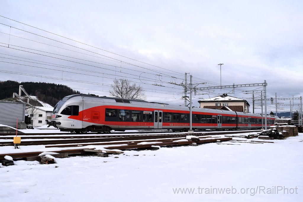 10138-0027-061225.jpg - SOB RABe 526.043-5 "Churfirsten" / Einsiedeln 6.12.2025