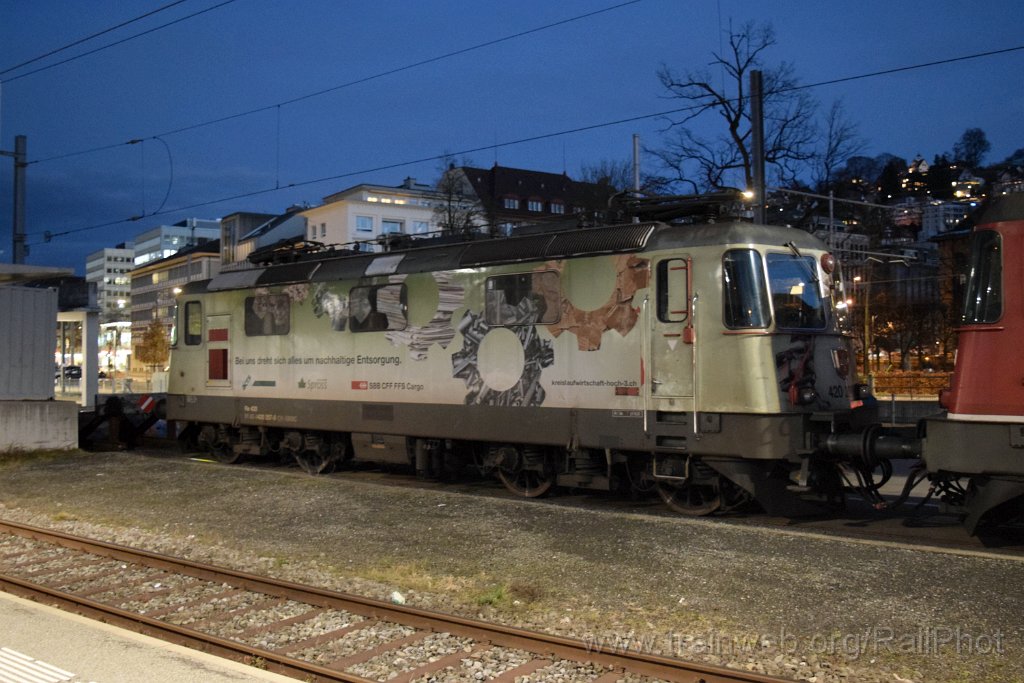 10143-0027-061225.jpg - SBB-CFF Re 420.257-8 "Nachhaltige Entsorgung" / St.Gallen HB 6.12.2025