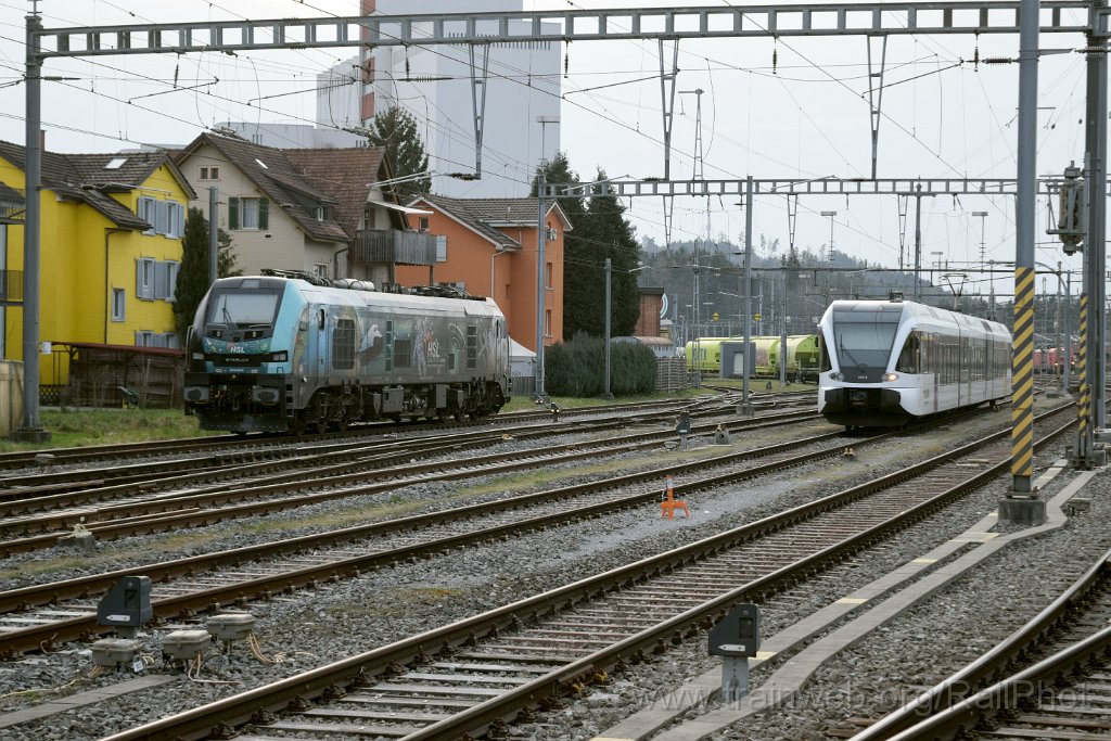 10238-0027-100326.jpg - ELP 2019.326 "Losgelöst" + Thurbo RABe 526.789-3 "Aadorf" / Wil 10.3.2026