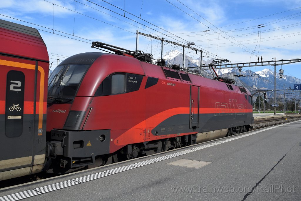 10245-0018-130326.jpg - ÖBB 1116.210 "Spirit of Budapest" / Sargans 13.3.2026