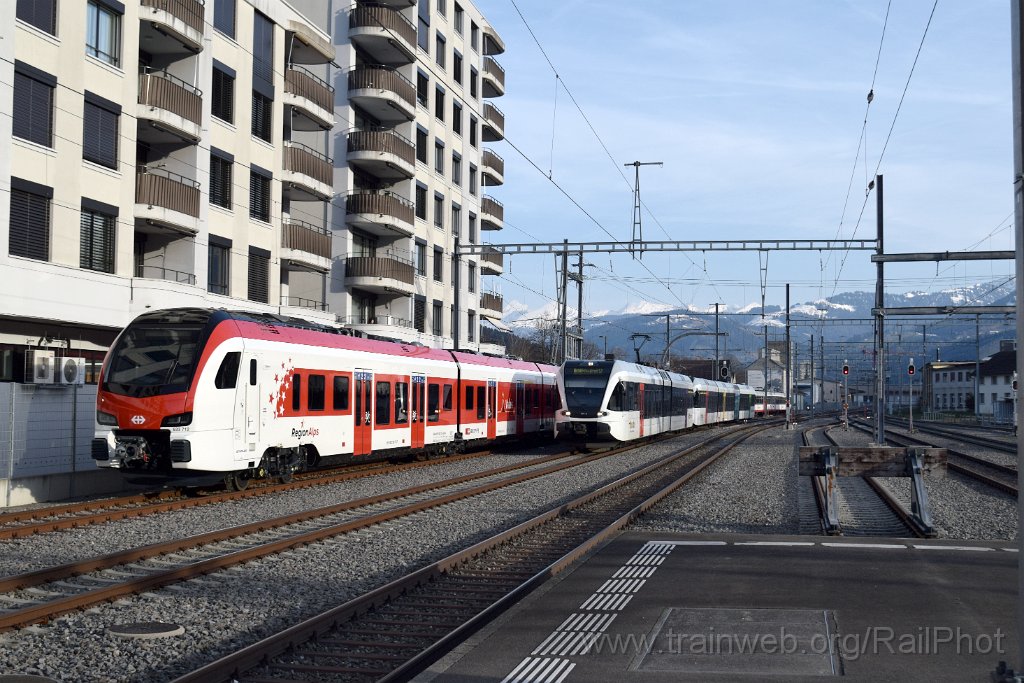 10251-0024-240326.jpg - RA RABe 533.712 + Thurbo RABe 526.705-9 "Säntis Express" / Wattwil 24.3.2026