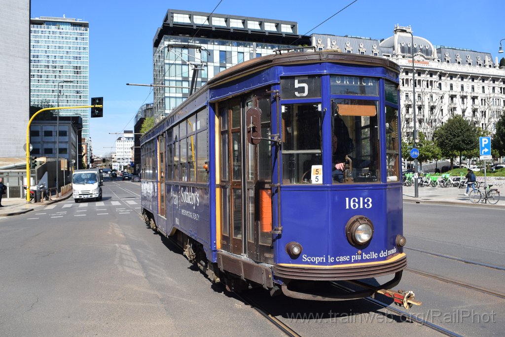 10255-0006-280326.jpg - ATM 1613 "Sotheby's" / Stazione Centrale Piazza Duca D'Aosta 28.3.2026