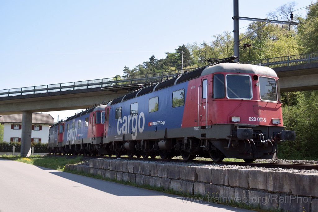 10274-0047-180426.jpg - SBB-CFF Re 620.007-5 ''Wattwil'' + Re 620.082-8 ''Pfäffikon SZ'' + Re 420.160-4 / Full 18.4.2026