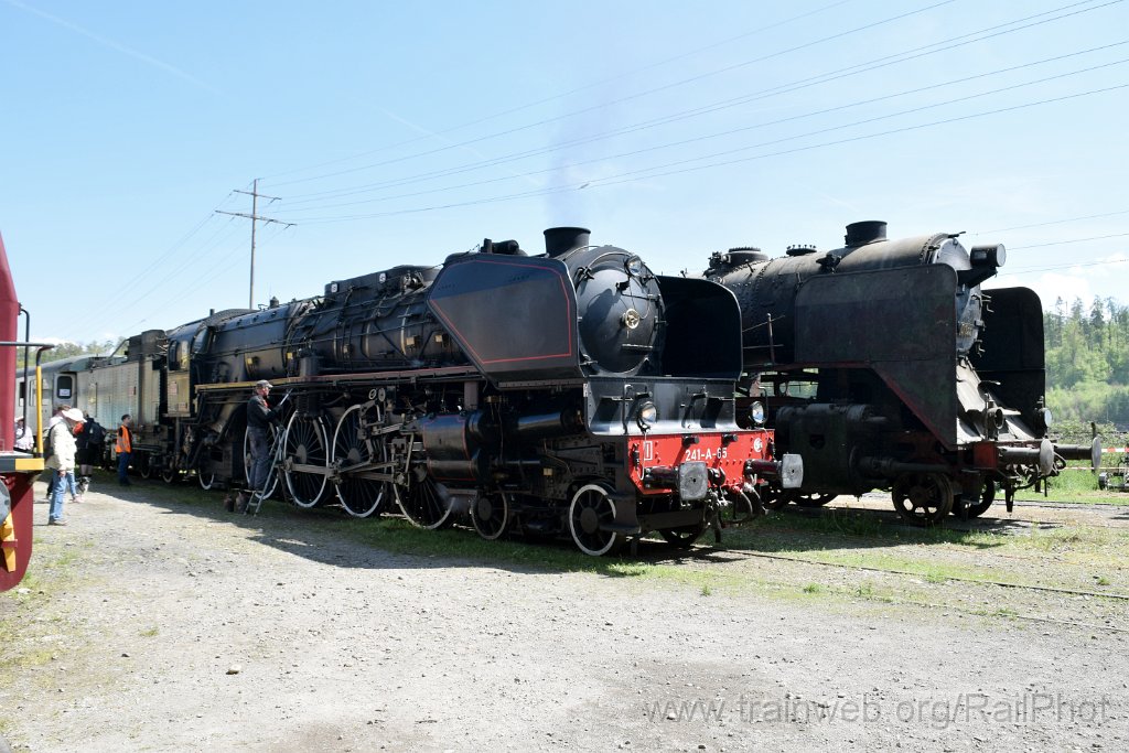 10276-0043-180426.jpg - SNCF 1-241 A 65 + BDZ 01.22 / Full-Reuenthal (Dépot) 18.4.2026