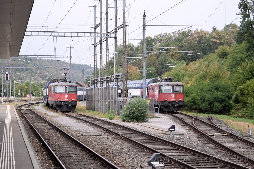 10422-0042-160826.jpg - SBB-CFF Re 420.215-6 + Re 420.208-1 / Koblenz 16.8.2026