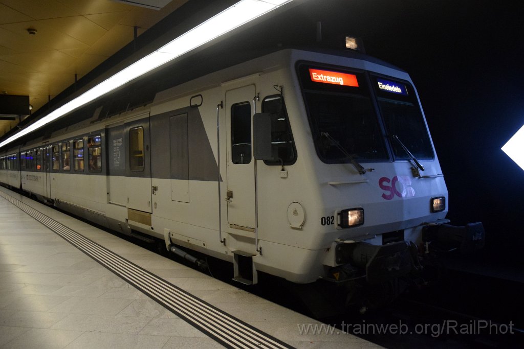 10428-0019-160826.jpg - VNPZ RBDe 561.082-9 / Zürich HB (Löwenstrasse) 16.8.2026