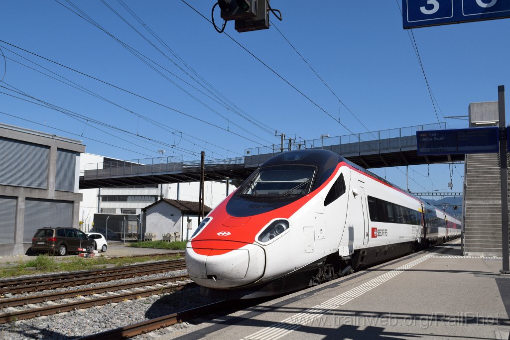 10435-0036-190826.jpg - SBB-CFF ETR 610.110 / St.Margrethen 19.8.2026