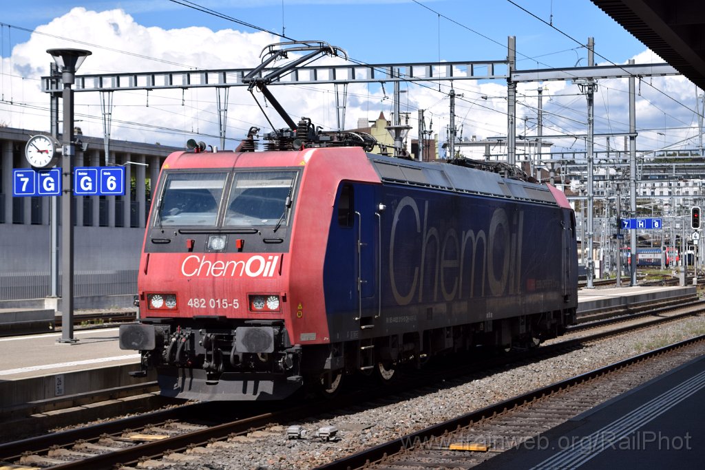 10441-0041-220826.jpg - NRFAB Re 482.015-5 "ChemOil" / Winterthur 22.8.2026