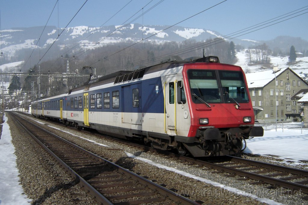 1010-0022-060205.jpg - SBB-CFF RBDe 560.026-7 / Steinen 6.2.2005