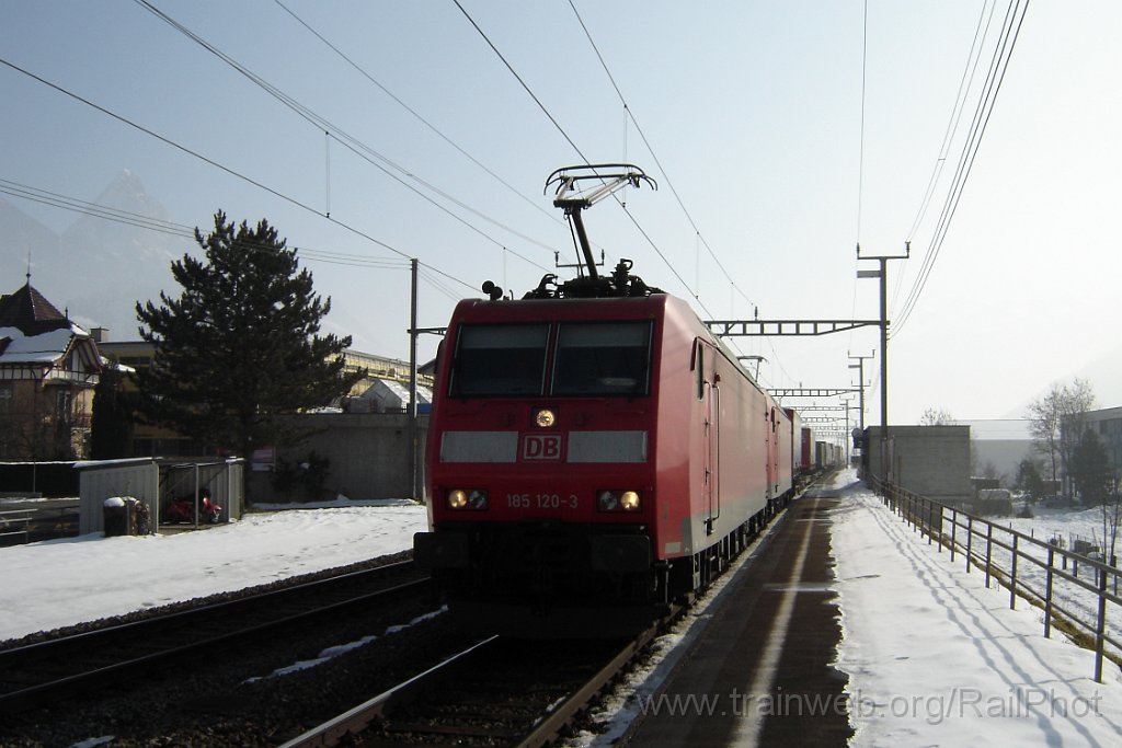 1010-0023-060205.jpg - DBAG 185.120-3 + DBAG 185.119-5 / Steinen 6.2.2005