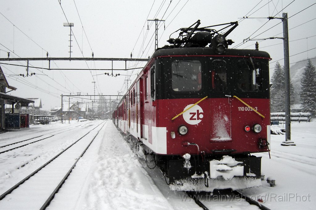 1012-0037-150205.jpg - ZB De 110.002-3 / Giswil 15.2.2005