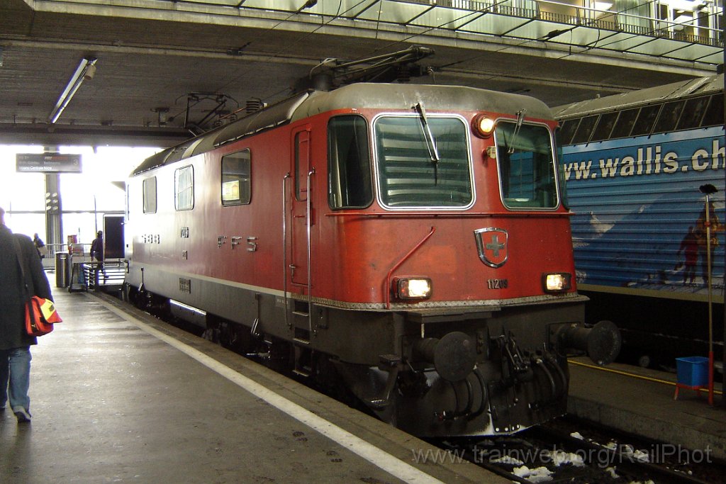 1012-0048-160205.jpg - SBB-CFF Re 4/4'' 11209 / Luzern 16.2.2005