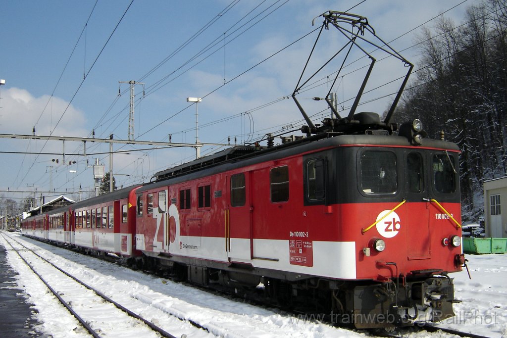 1014-0012-170205.jpg - ZB De 110.002-3 / Giswil 17.2.2005
