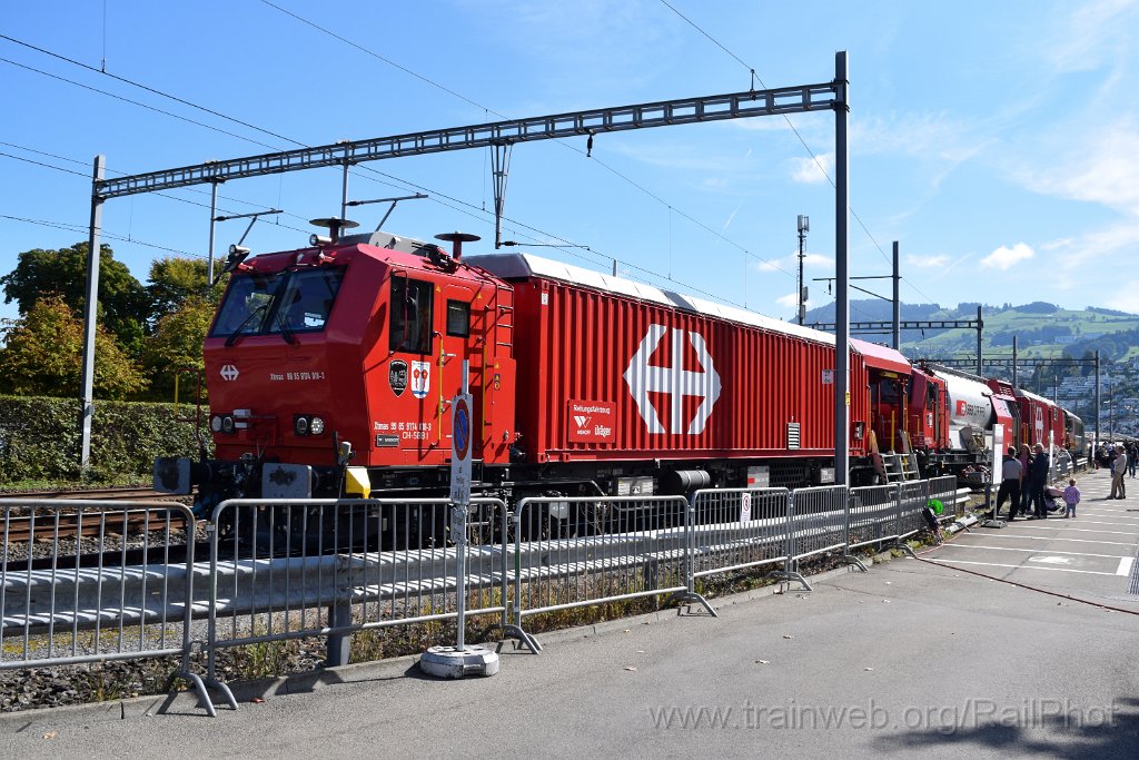 10047-0031-280925.jpg - SBB-CFF XTmas 018 "Rapperswil - Jona" / Richterswil 28.9.2025