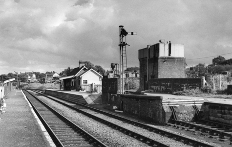 Chcilompton station looking up the line in 1961