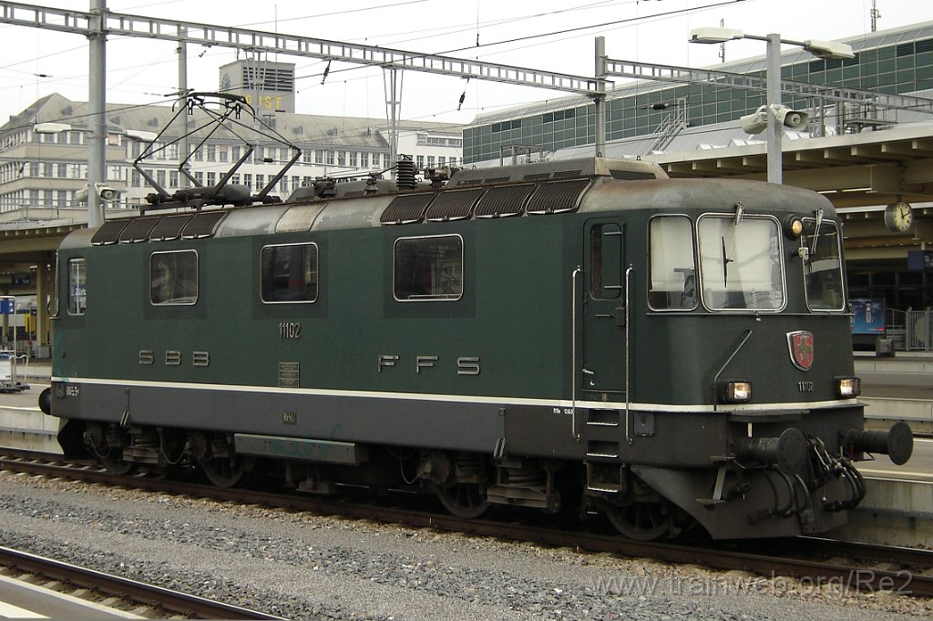 0996-0018-041204.jpg - SBB-CFF Re 4/4'' 11102 / Zürich HB 4.12.2004