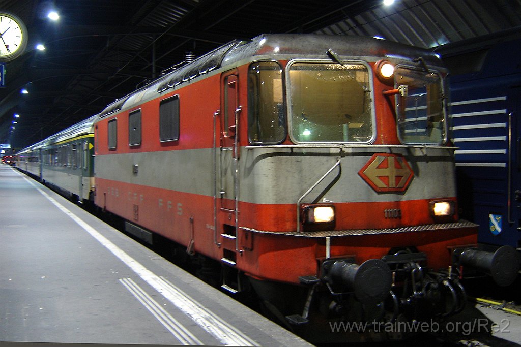 1006-0033-010105.jpg - SBB-CFF Re 4/4'' 11103 / Zürich HB 1.1.2005