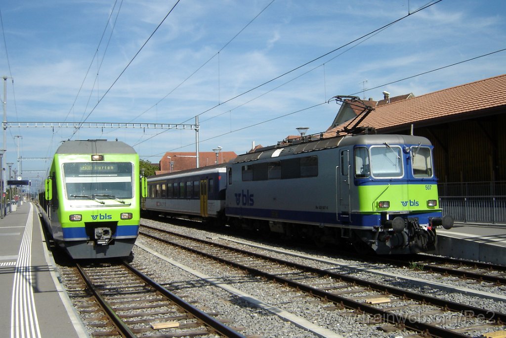 1417-0040-120907.jpg - BLS RABe 525.014-7 + Re 420.507-6 / Kerzers 12.9.2007