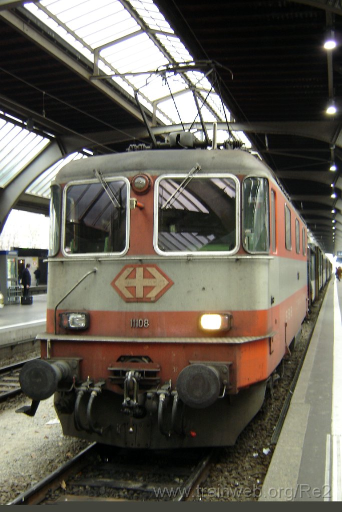 0997-0010-051204.jpg - SBB-CFF Re 4/4'' 11108 / Zürich HB 5.12.2004