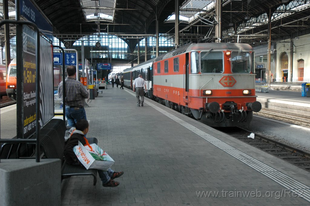 1645-0009-100409.jpg - SBB-CFF Re 4/4'' 11109 / Basel 10.4.2009