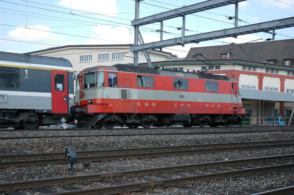 1852-0011-130410.jpg - SBB-CFF Re 4/4'' 11109 / Lenzburg 13.4.2010