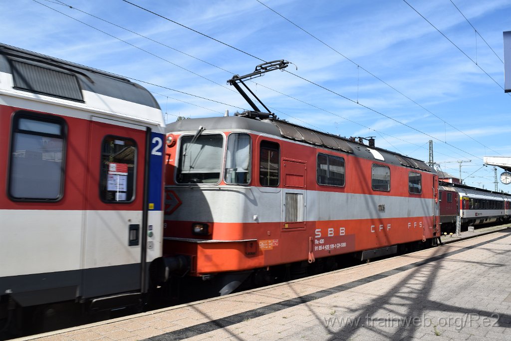 8163-0045-240822.jpg - SBB-CFF Re 4/4'' 11109 (Re 420.109-1)  (Re 91 85 4 420 109-1 CH-SBB) / Singen (Htw) 24.8.2022
