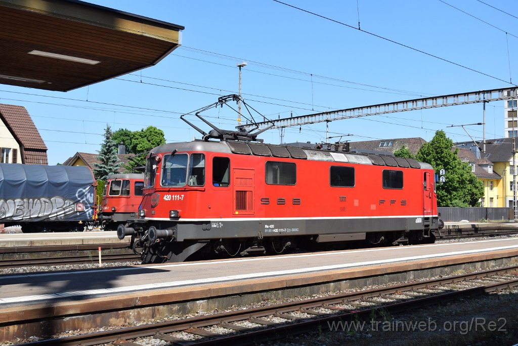 8647-0006-310523.jpg - SBBC Re 4/4'' 11111 (Re 420.111-7)  (Re 91 85 4 420 111-7 CH-SBBC) / Lenzburg 31.5.2023