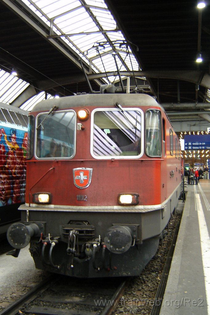 0997-0021-051204.jpg - SBB-CFF Re 4/4'' 11112 / Zürich HB 5.12.2004