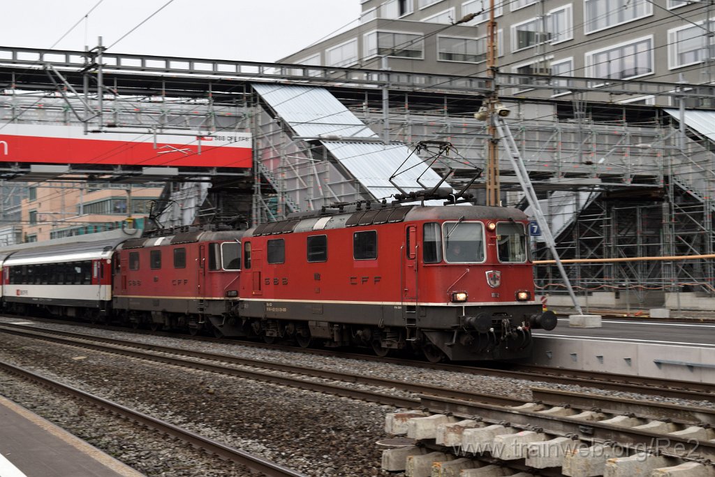5200-0033-121118.jpg - SBB-CFF Re 4/4'' 11112 (Re 420.112-5)  (Re 91 85 4 420 112-5 CH-SBB) + SBB-CFF Re 4/4'' 11299 (Re 420.299-0)  (Re 91 85 4 420 299-0 CH-SBB) / Zürich-Altstetten 12.11.2018