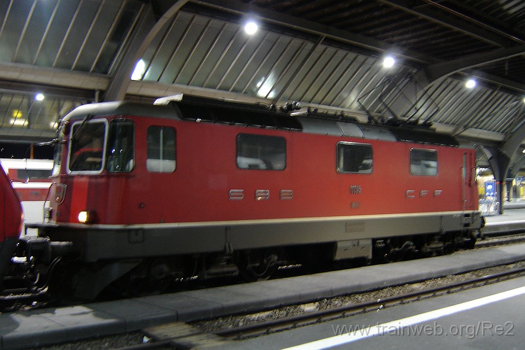 1007-0041-080105.jpg - SBB-CFF Re 4/4'' 11115 / Zürich HB 8.1.2005