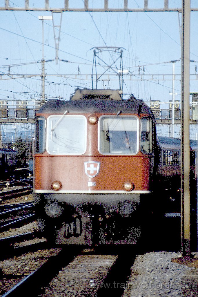 0268-0039.jpg - SBB-CFF Re 4/4'' 11116 / Zürich HB 27.1.1990