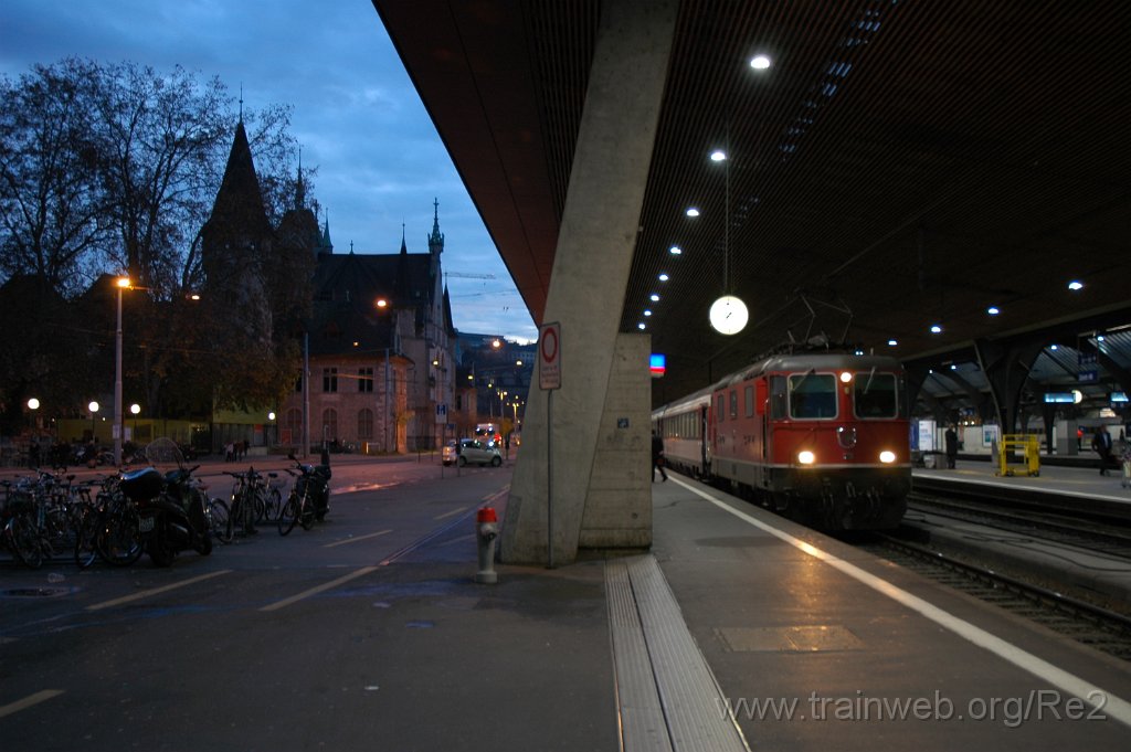 2020-0015-101110.jpg - SBB-CFF Re 4/4'' 11118 / Zürich HB 10.11.2010