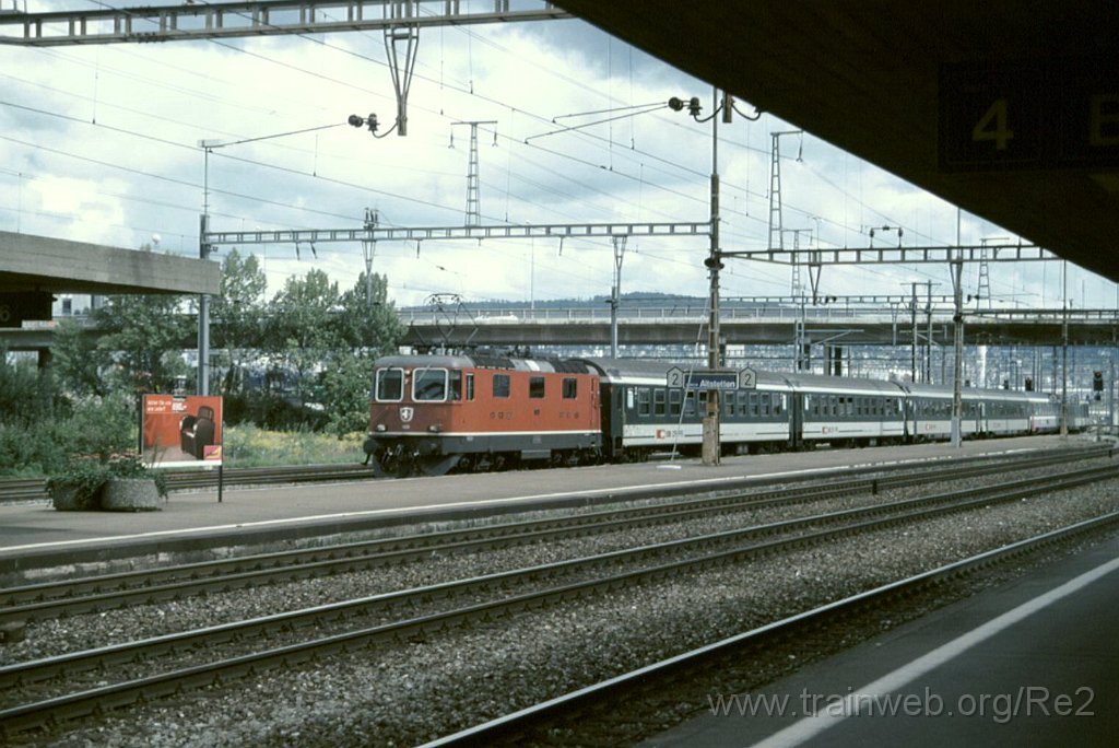 0989-0038.jpg - SBB-CFF Re 4/4'' 11120 / Zürich-Altstetten 29.8.2004